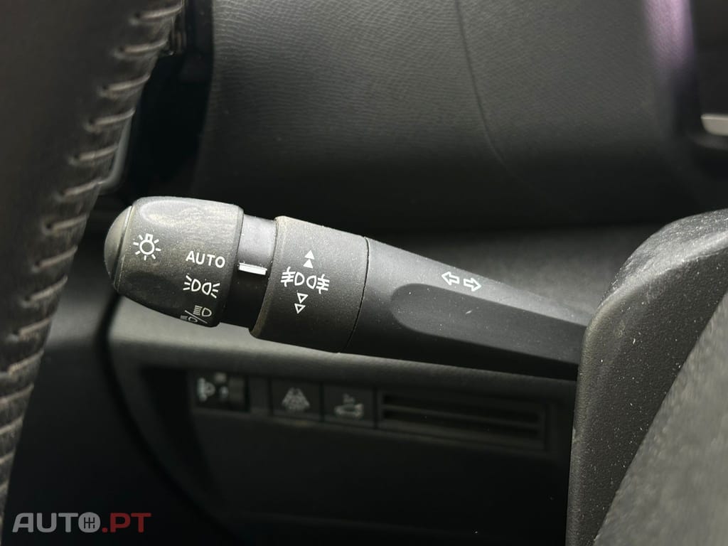 Citroen C4 X 1.2 PureTech Shine EAT8