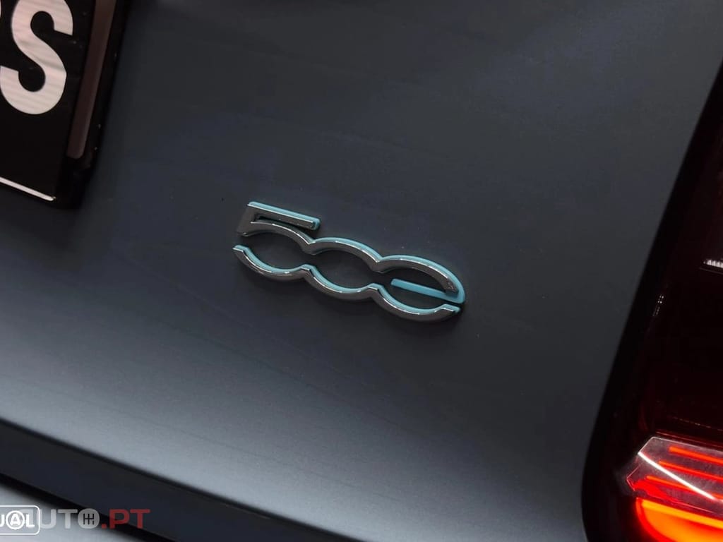 Fiat 500e La Prima