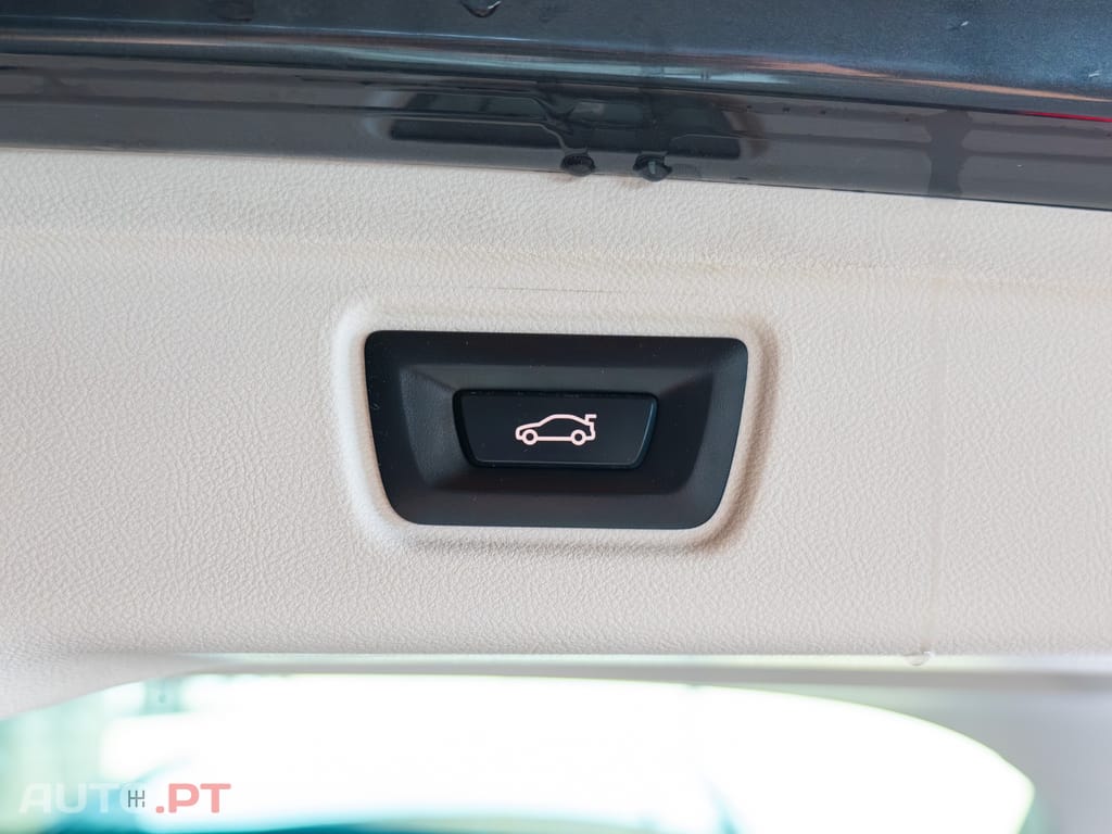 BMW 330 e Touring Corporate Edition Auto