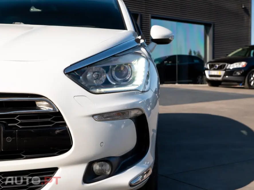 Citroen DS5 2.0 HDi Hy4 So Chic CMP6 102g