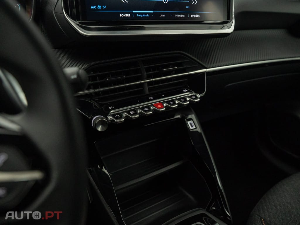 Peugeot 208 1.2 Hybrid SE Style e-DCS6
