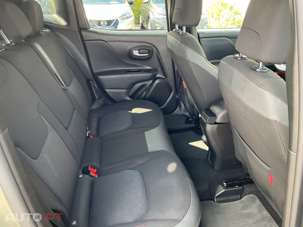 Jeep Renegade 1.3 TG Trailhawk