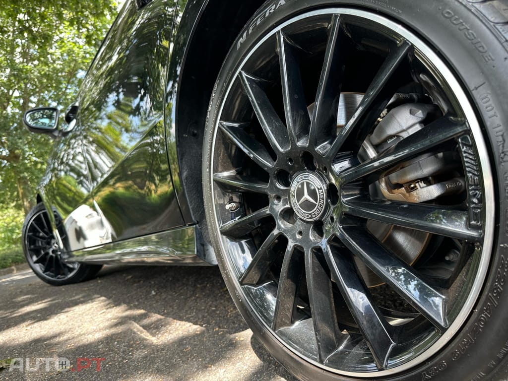 Mercedes-Benz A 250 e AMG Line