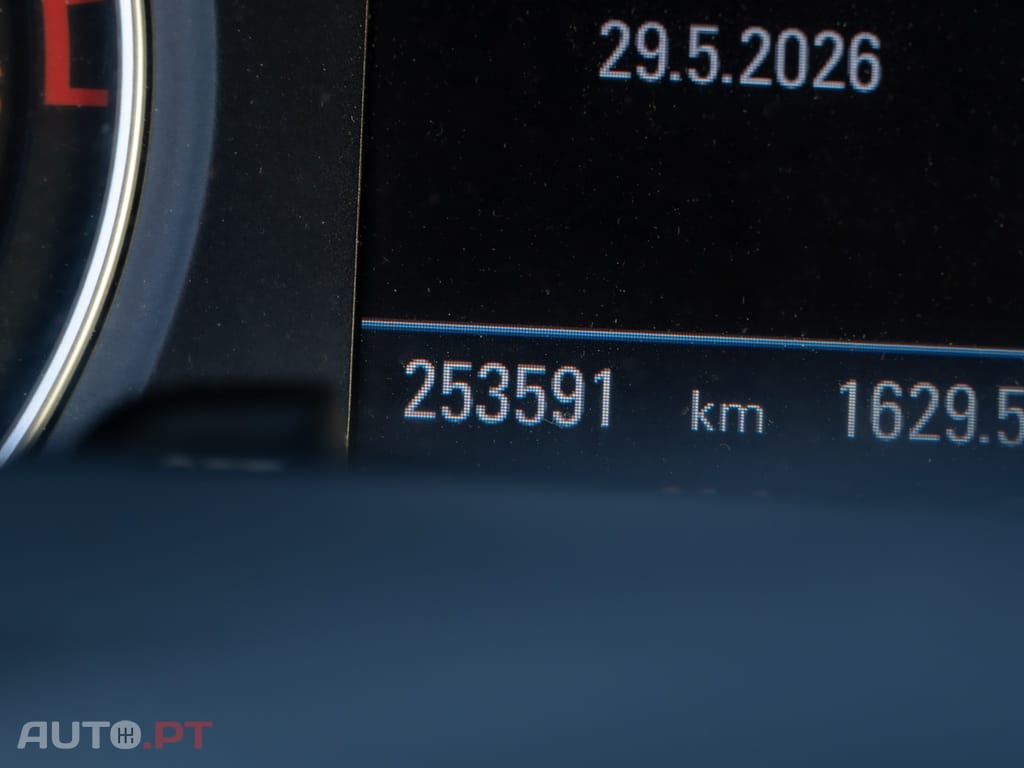 Audi A4 2.0 TDi Look RS4