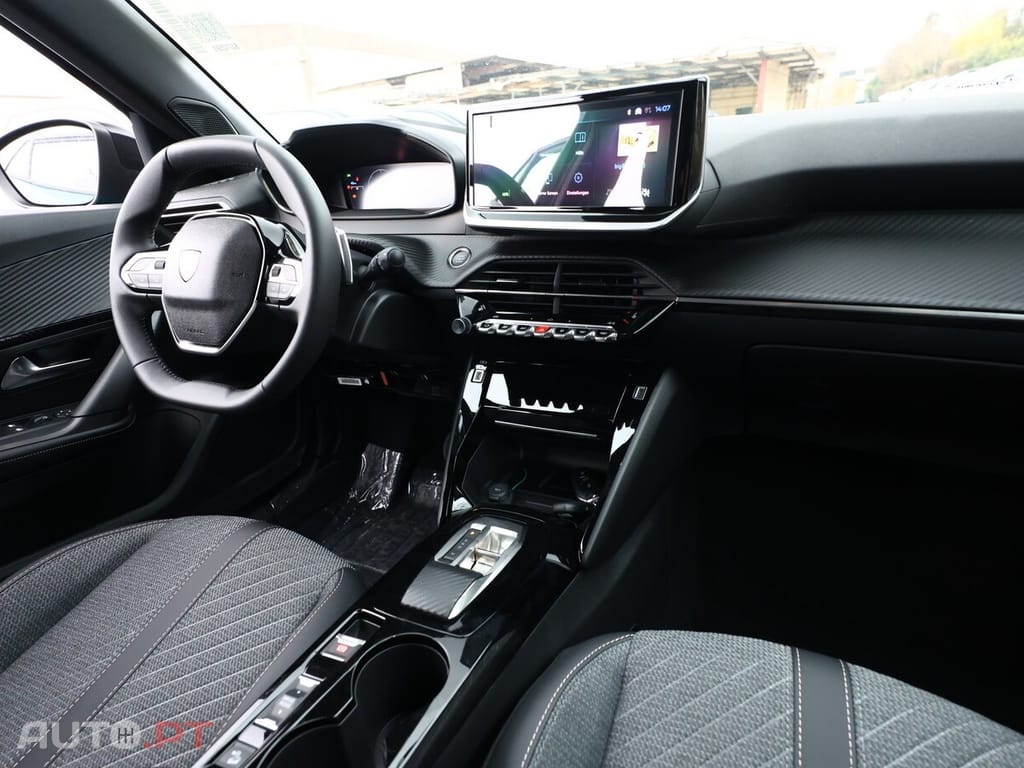 Peugeot 2008 Hybrid 145 e-DSC Allure COM EXTRAS NOVO 10 KM