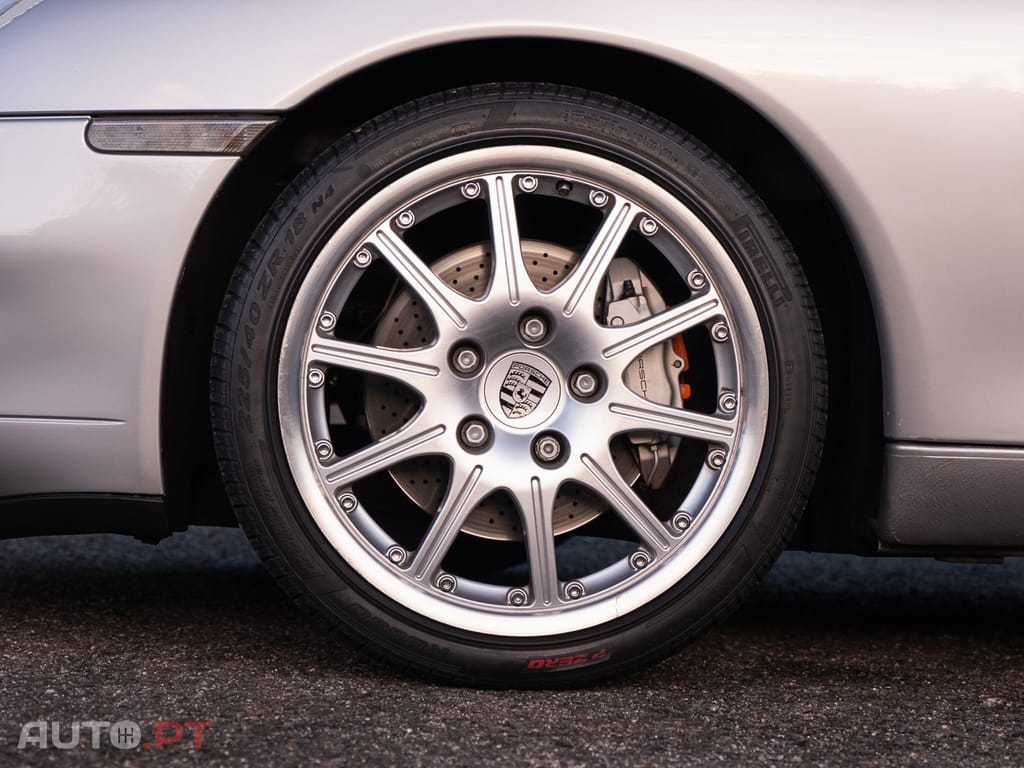 Porsche 996 Carrera 4 Coupé