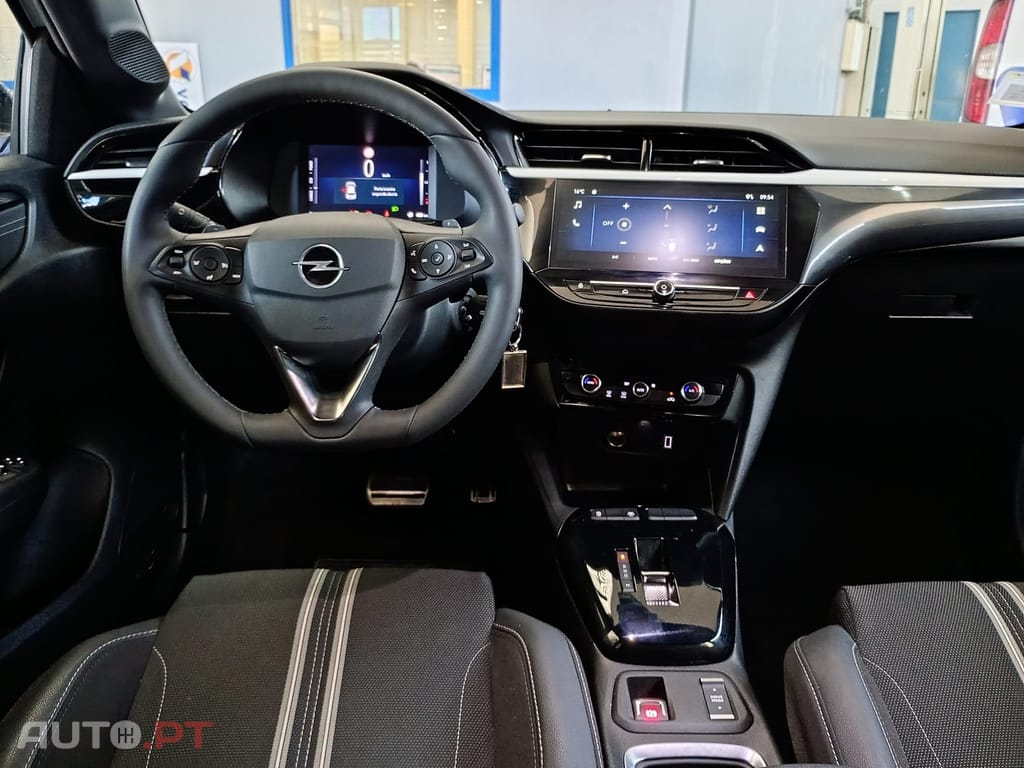 Opel Corsa Outro