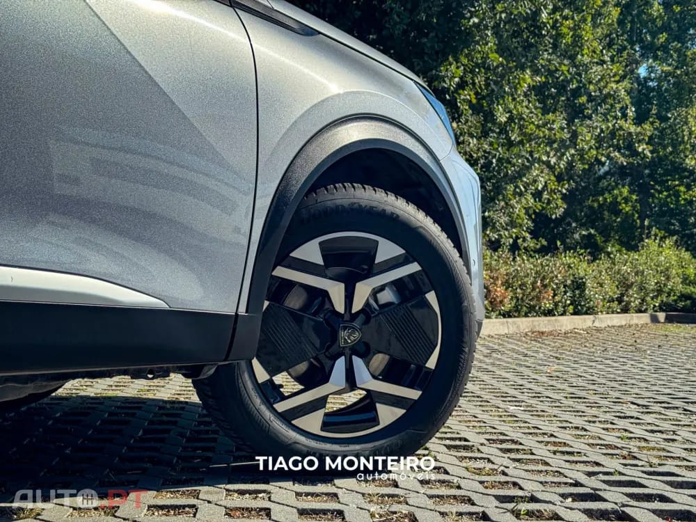 Peugeot 2008 1.2 Hybrid Allure e-DCS6