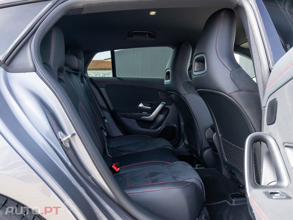 Mercedes-Benz CLA 220 d Shooting Brake AMG Line Aut.