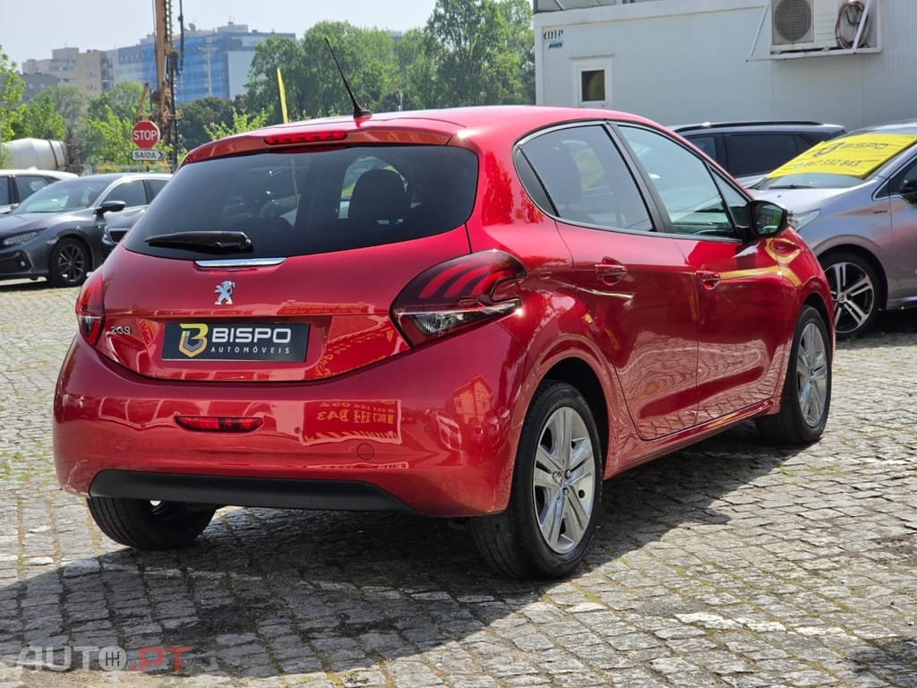 Peugeot 208 1.2 PureTech Signature