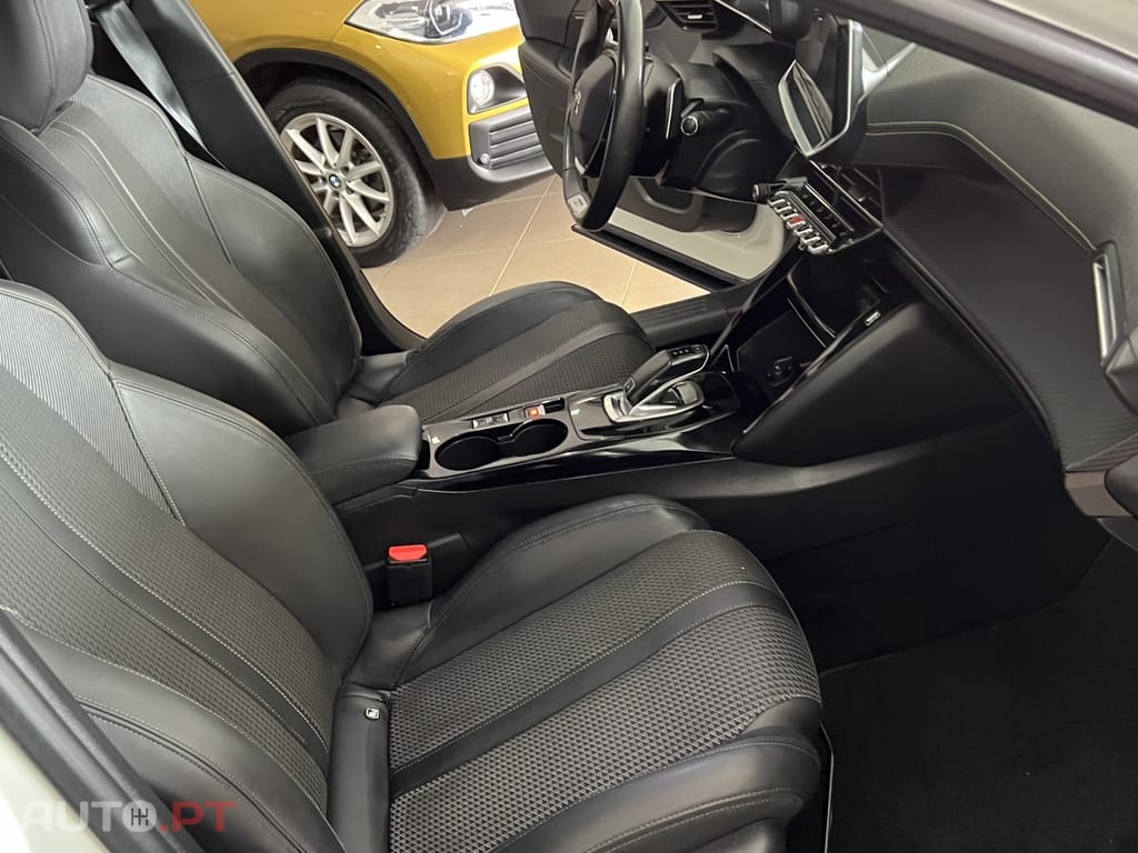 Peugeot 2008 1.2 PureTech GT Line EAT8