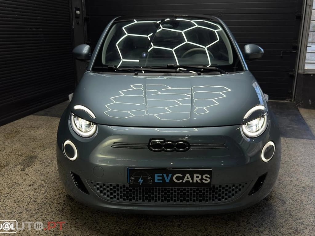 Fiat 500e La Prima