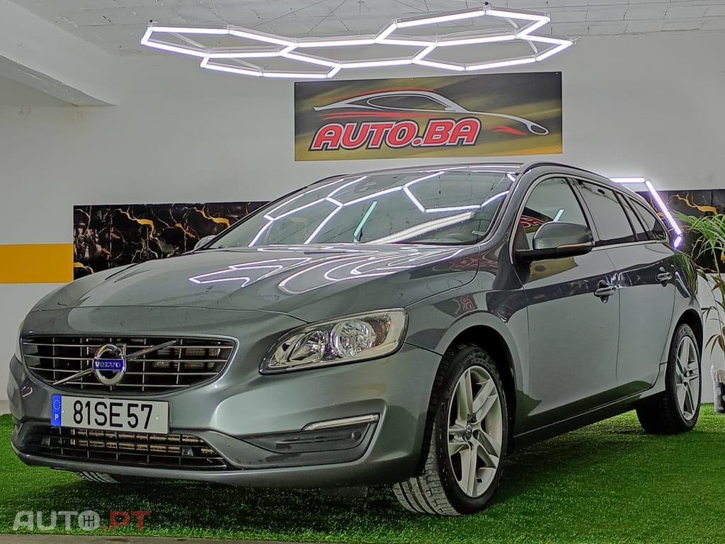 Volvo V60 2.0 D2 R-Design Momentum