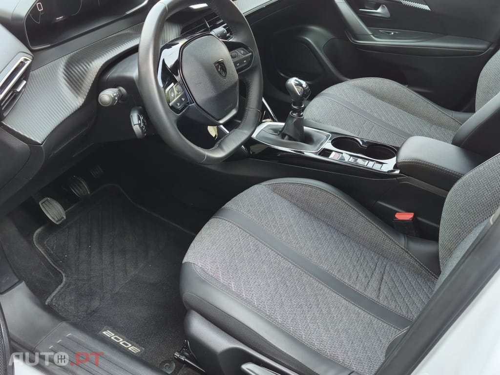 Peugeot 2008 TURBO 100 Allure