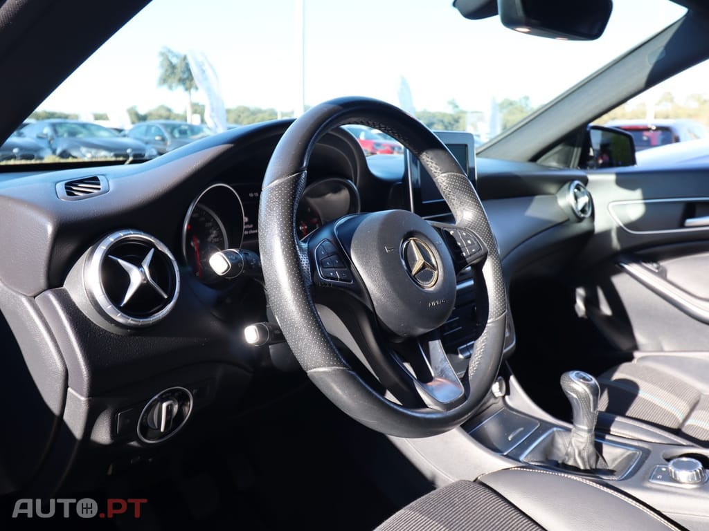 Mercedes-Benz CLA 180 d Shooting Brake