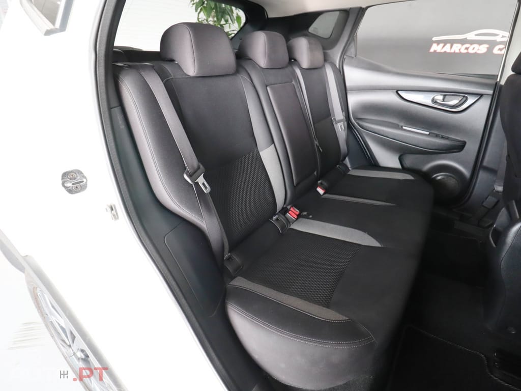 Nissan Qashqai 1.5 dCi N-Connecta J18