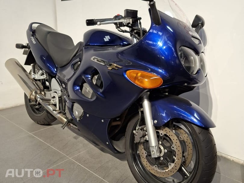 Suzuki GSX 750