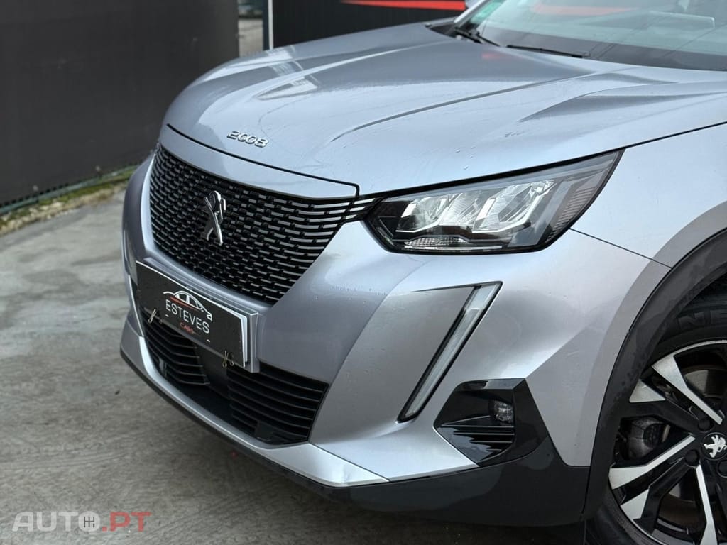 Peugeot E-2008 50 kWh Style