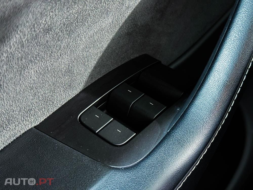 Tesla Model Y Long Range Dual Motor AWD