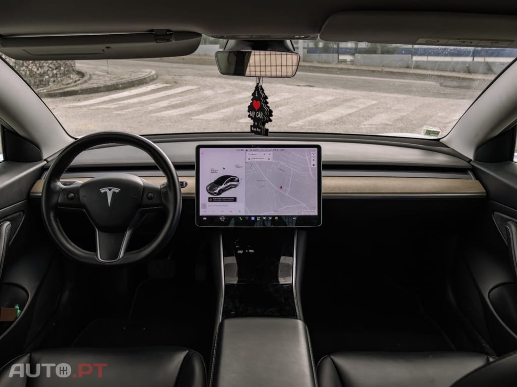 Tesla Model 3 Standard Range Plus RWD
