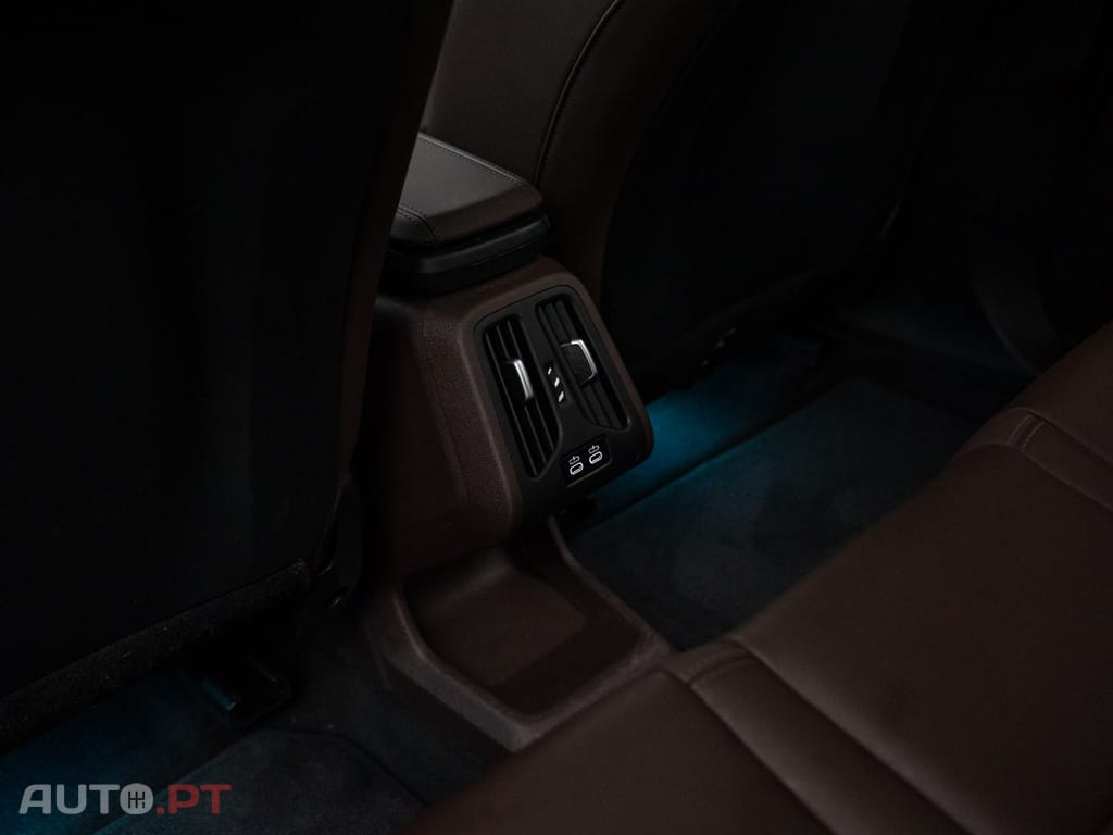 BMW iX1 xDrive30 Pack Desportivo M Pro