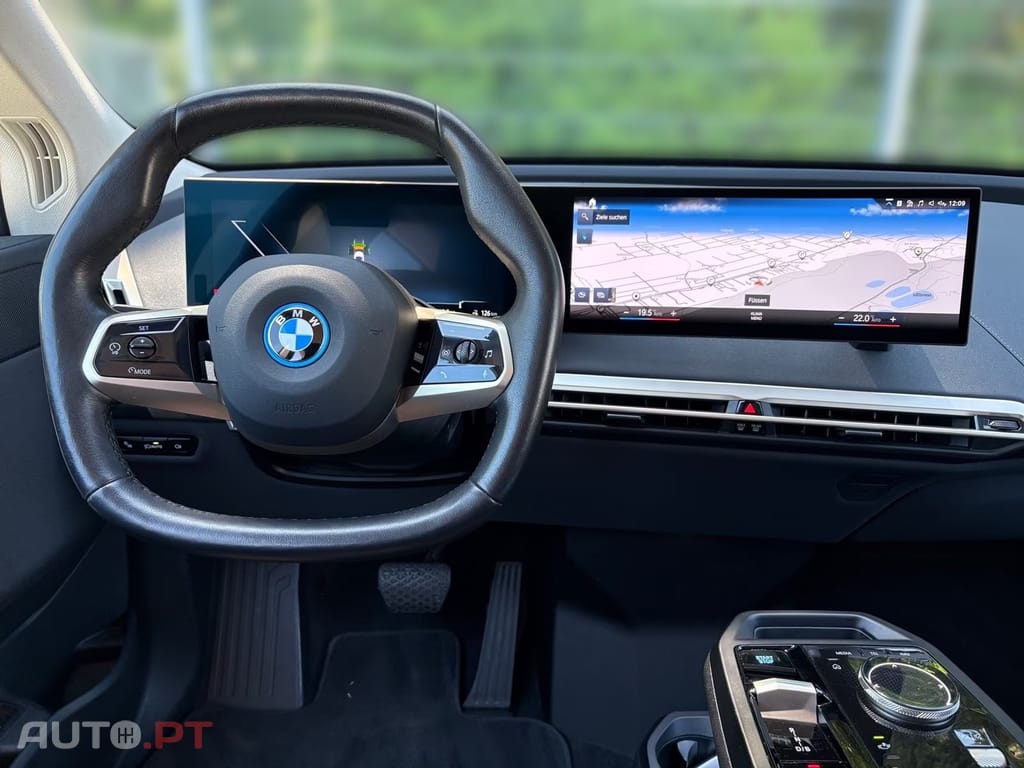 BMW iX xDrive 40