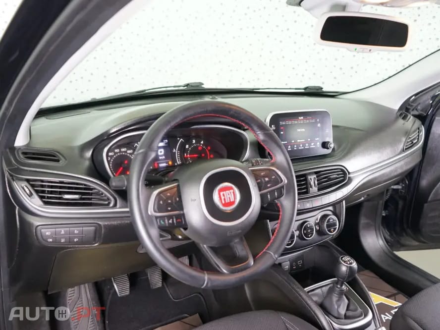 Fiat Tipo 1.6 M-Jet Lounge Tech