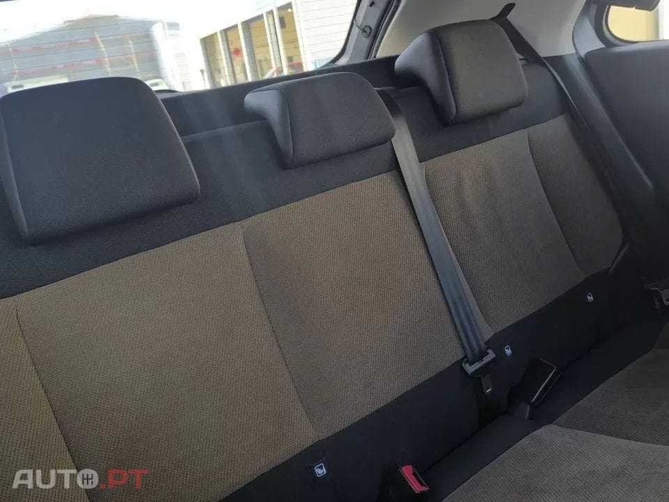 Citroën C4 Cactus 1.6 BlueHDi Shine ETG6 — fotografia 16