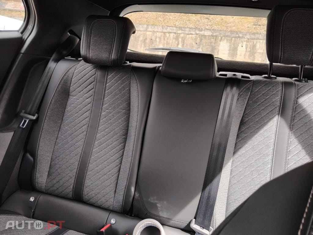 Peugeot 2008 1.2 PureTech Allure Pack