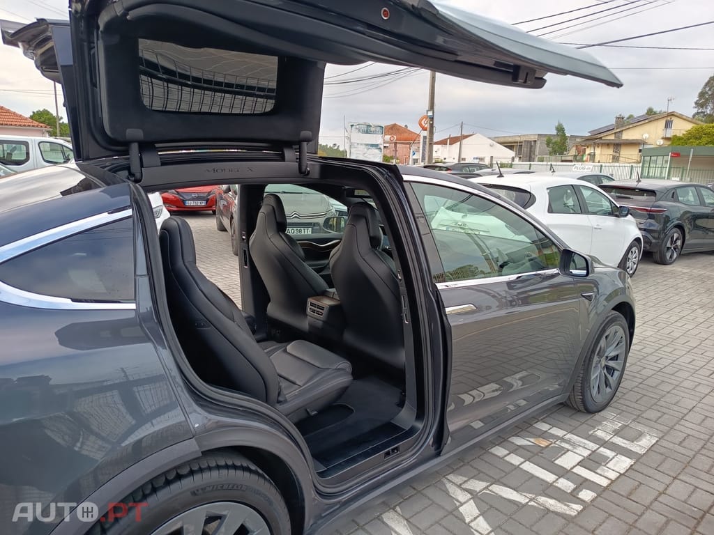 Tesla Model X 100D
