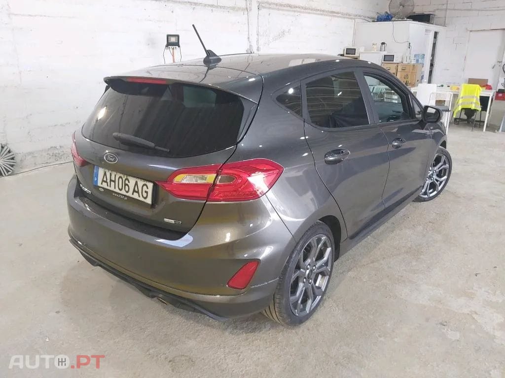Ford Fiesta 1.0 EcoBoost MHEV ST-Line