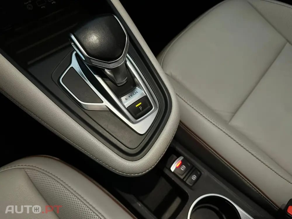 Renault Captur 1.6 E-Tech Plug-In Initiale Paris