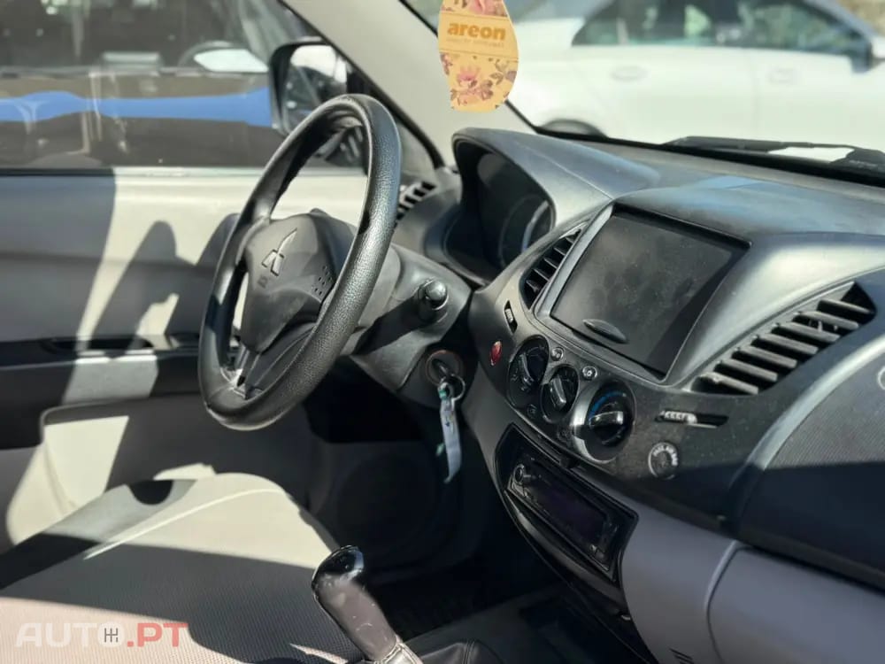 Mitsubishi L200 2.5 DI-D CD In.AC Low Rider 2WD