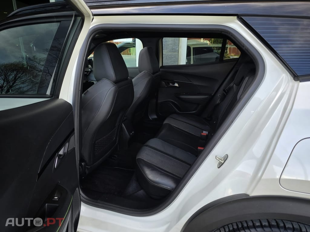 Peugeot 2008 1.2 PureTech GT Line EAT8