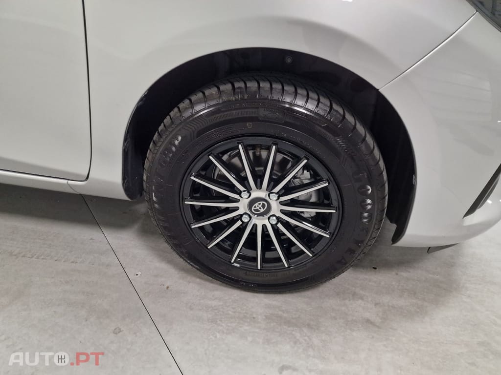 Toyota Yaris 1.0 VVT-I ACTIVE