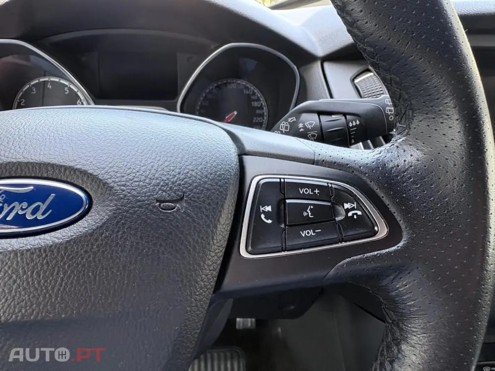 Ford Focus 2.0 EcoBoost ST c/ Pack Pele Desportiva