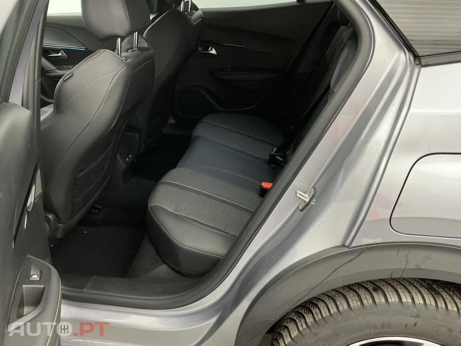 Peugeot 2008 1.2 PureTech GT EAT8