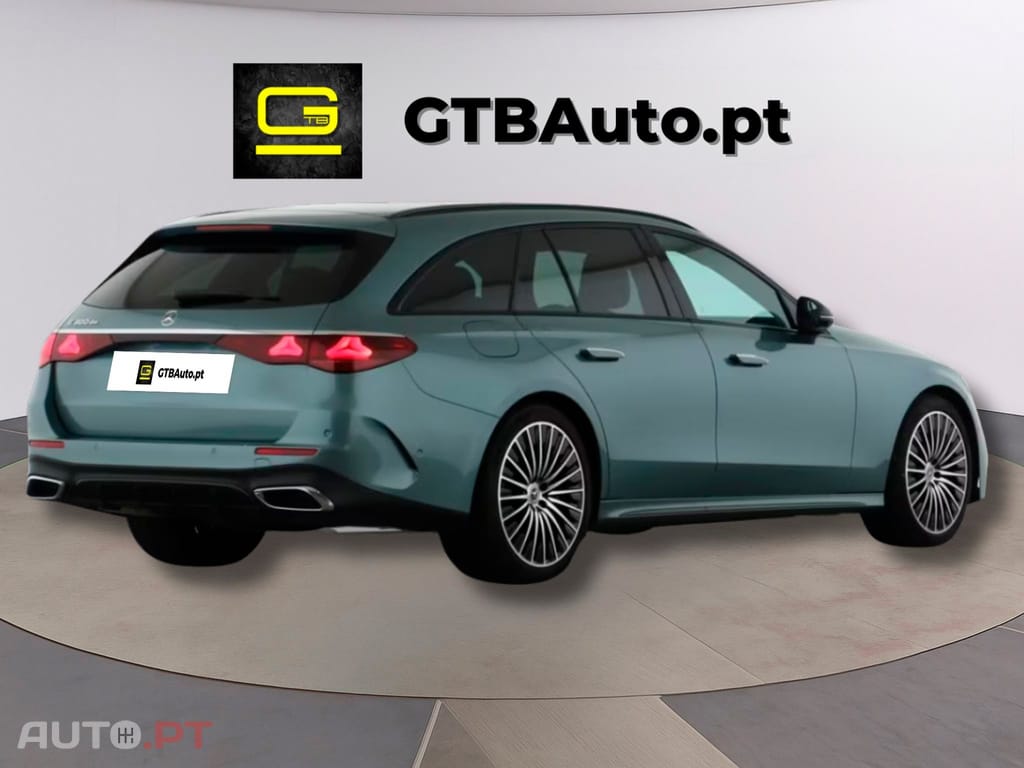 Mercedes-Benz E 300 de T AMG Pack Night I.V.A DEDUTIVEL 