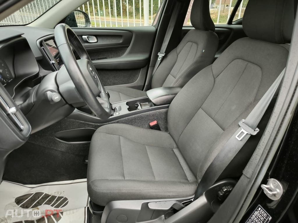 Volvo XC40 1.5 T2 Momentum Core