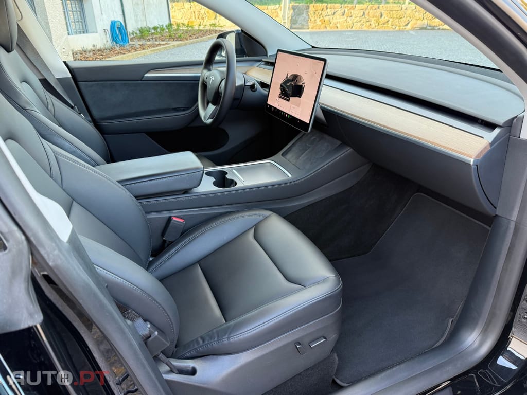 Tesla Model Y Performance Dual Motor AWD