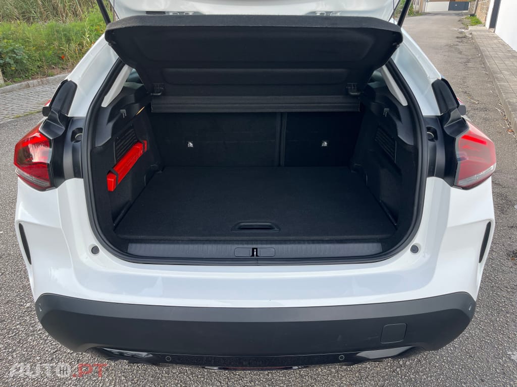 Citroen C4 PureTech 130 Stop&Start EAT8 SHINE