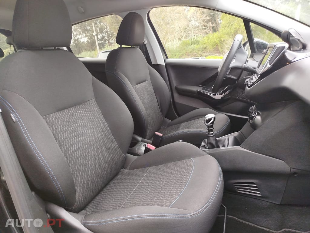 Peugeot 208 1.5 BlueHDi Signature