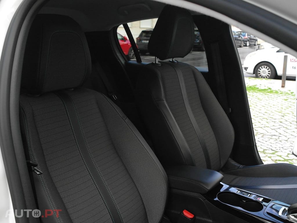 Peugeot E-208 50 kWh Active