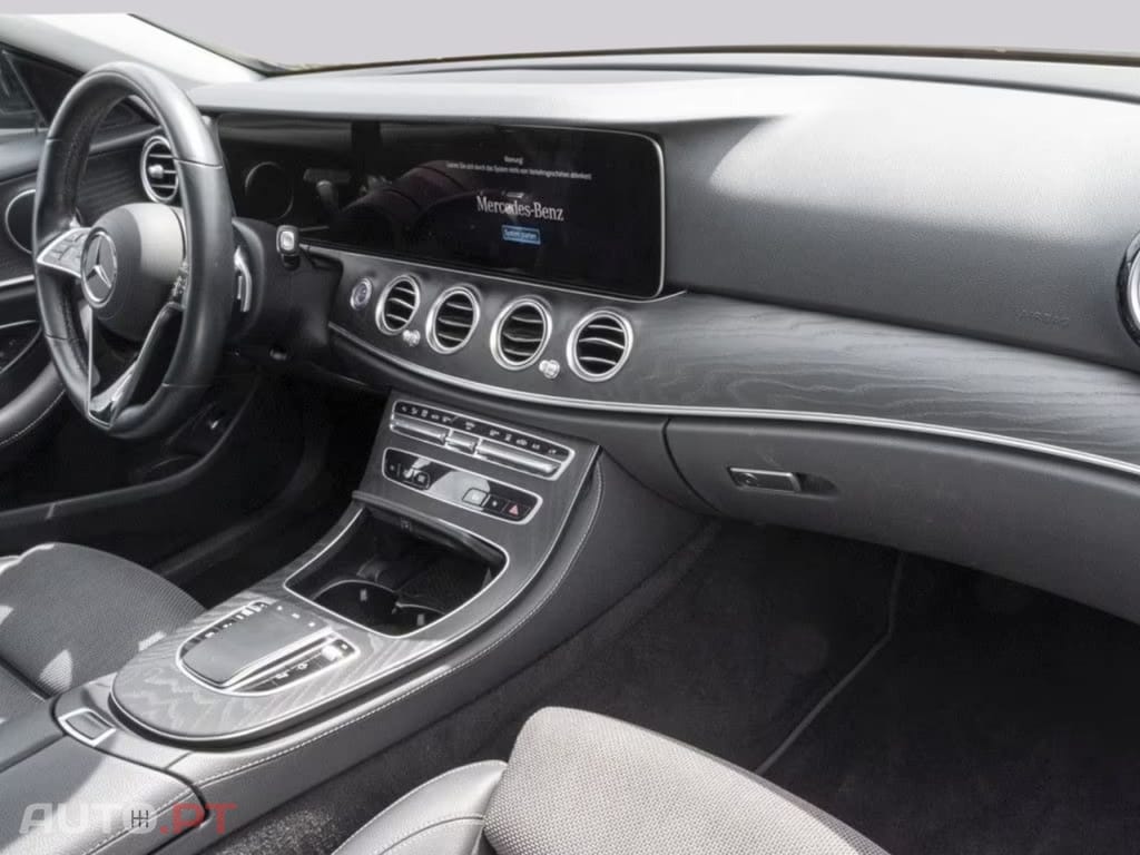 Mercedes-Benz E 300 I.V.A DEDUTIVEL  e T AVANTGARDE