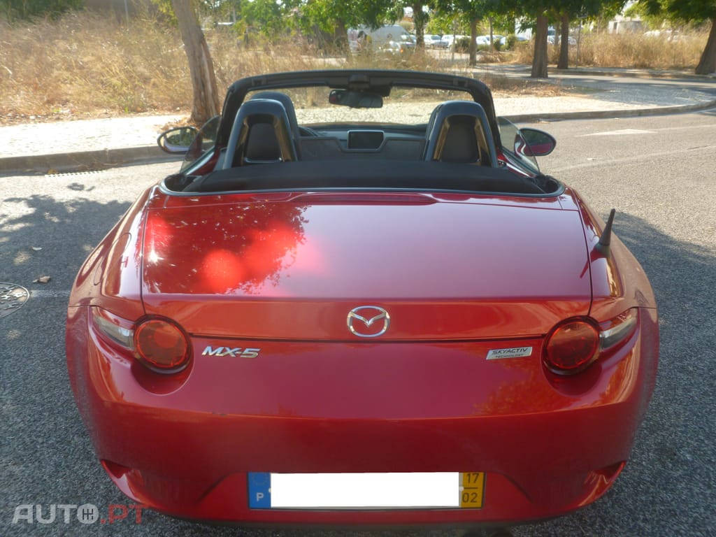 Mazda MX-5 1.5 SKYACTIV Technology Cabrio