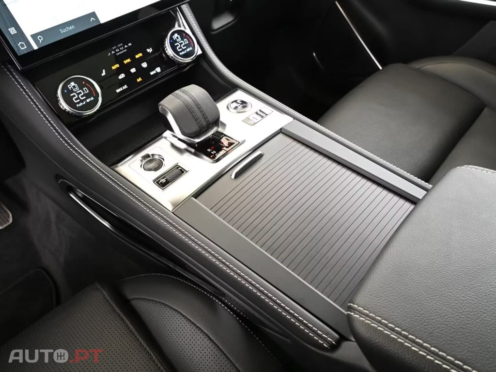 Jaguar F-Pace P400e AWD R-Dynamic SE I.V.A DEDUTIVEL 