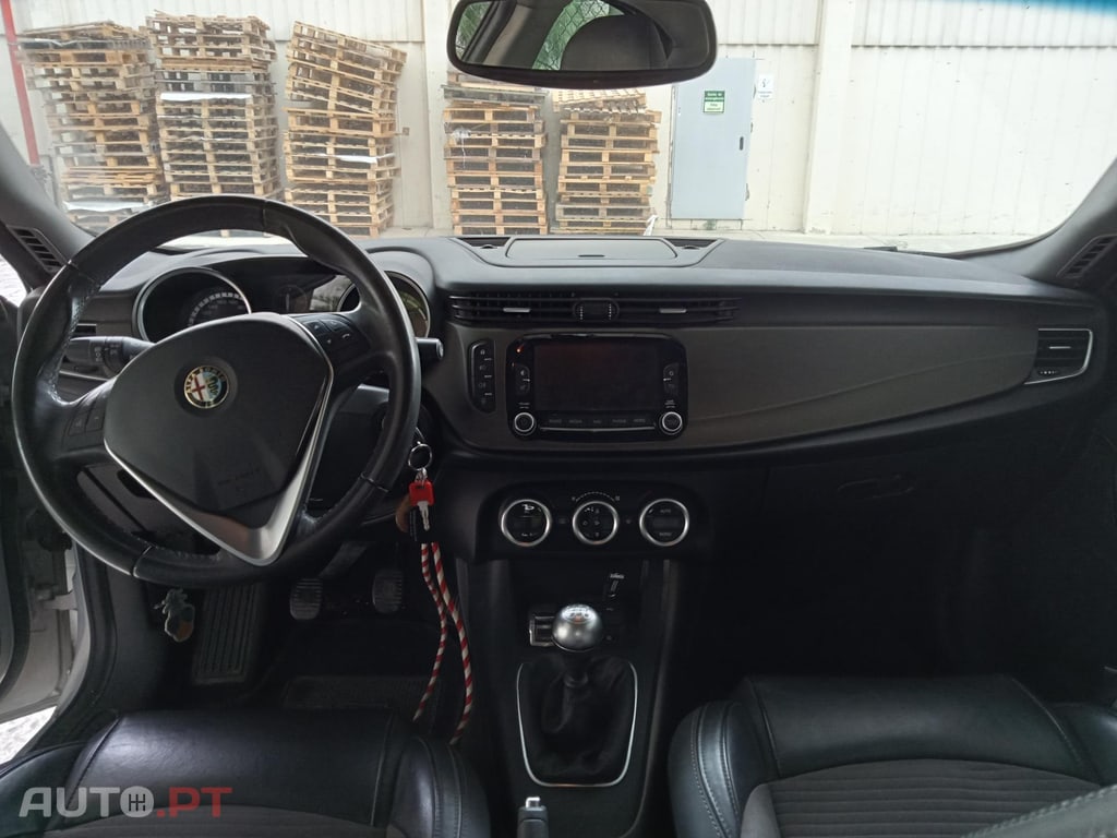 Alfa Romeo Giulietta 1.6JTDM2 EXCLUSIVE