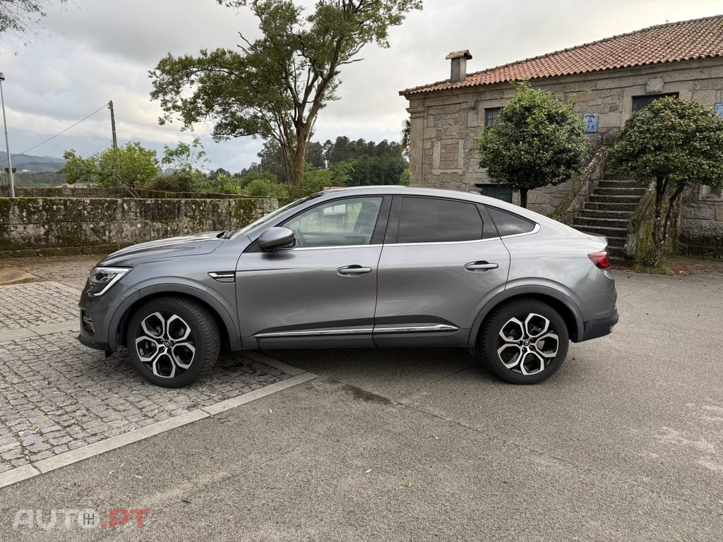 Renault Arkana 1.6 E-Tech Business