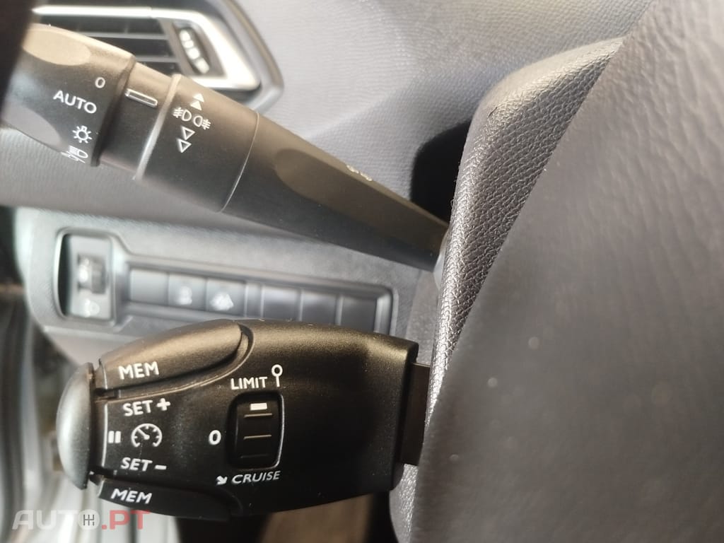 Peugeot 308 1.2 PureTech Business Line