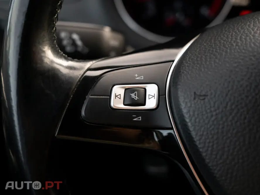 Volkswagen Polo 1.0 Confortline